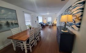 La Villa Azul - A Beachy Stay In Miami